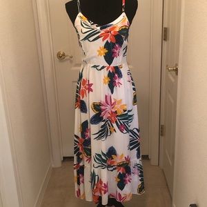 So pretty with bottom ruffle bottom